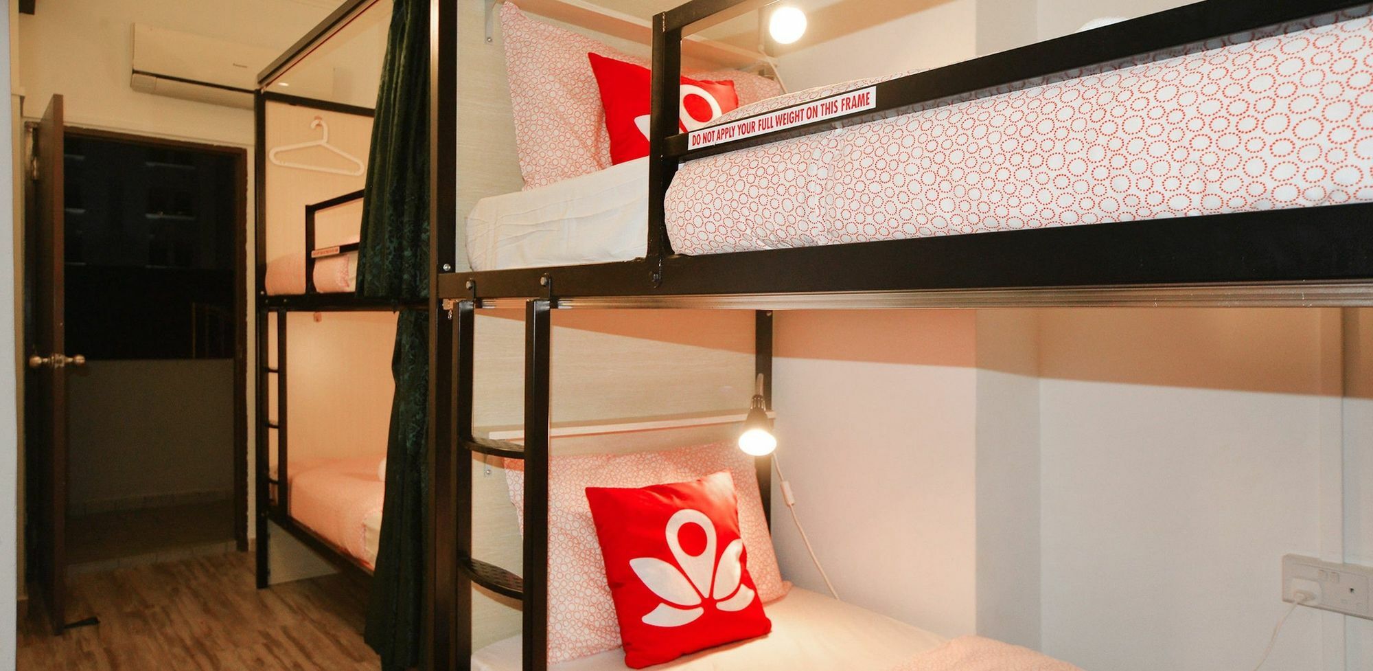 ZEN Hostel Aljunied Singapore Buitenkant foto